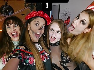 5 Lesbians have an orgy for..